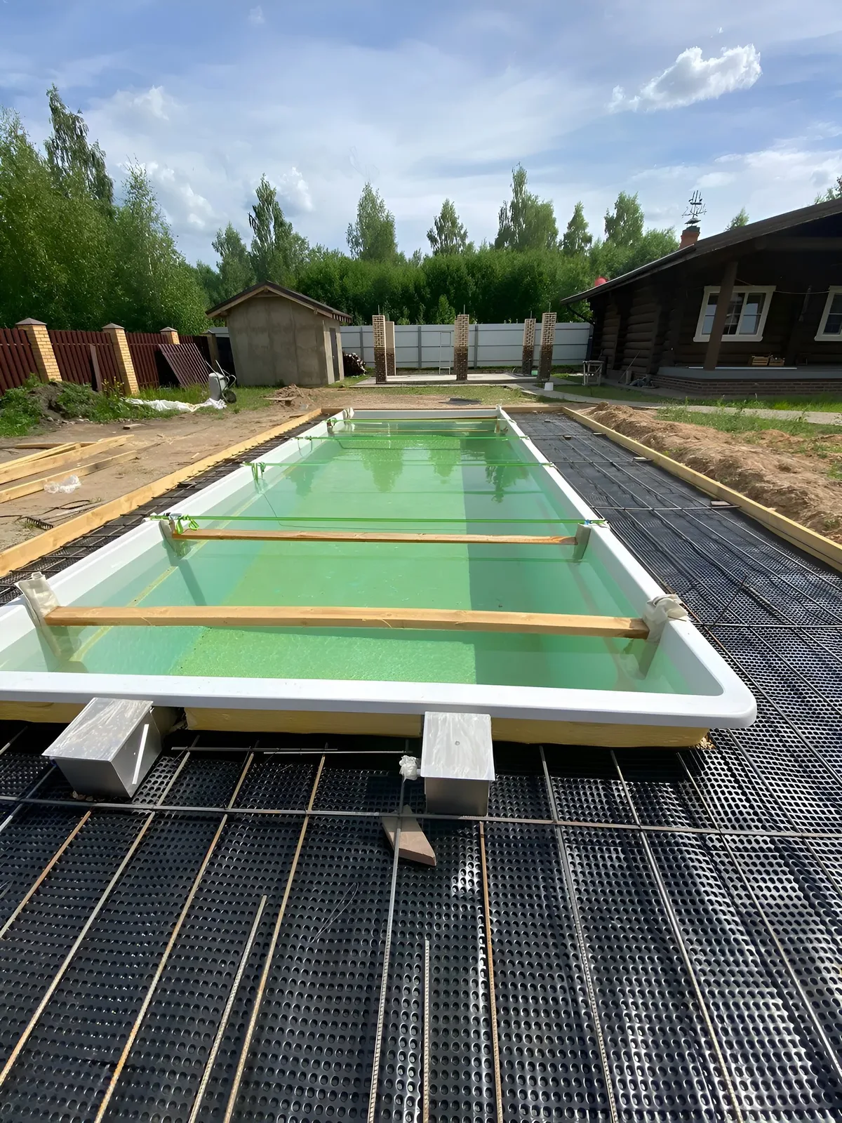 Laguna 9 — вечернее освещение в Сатке